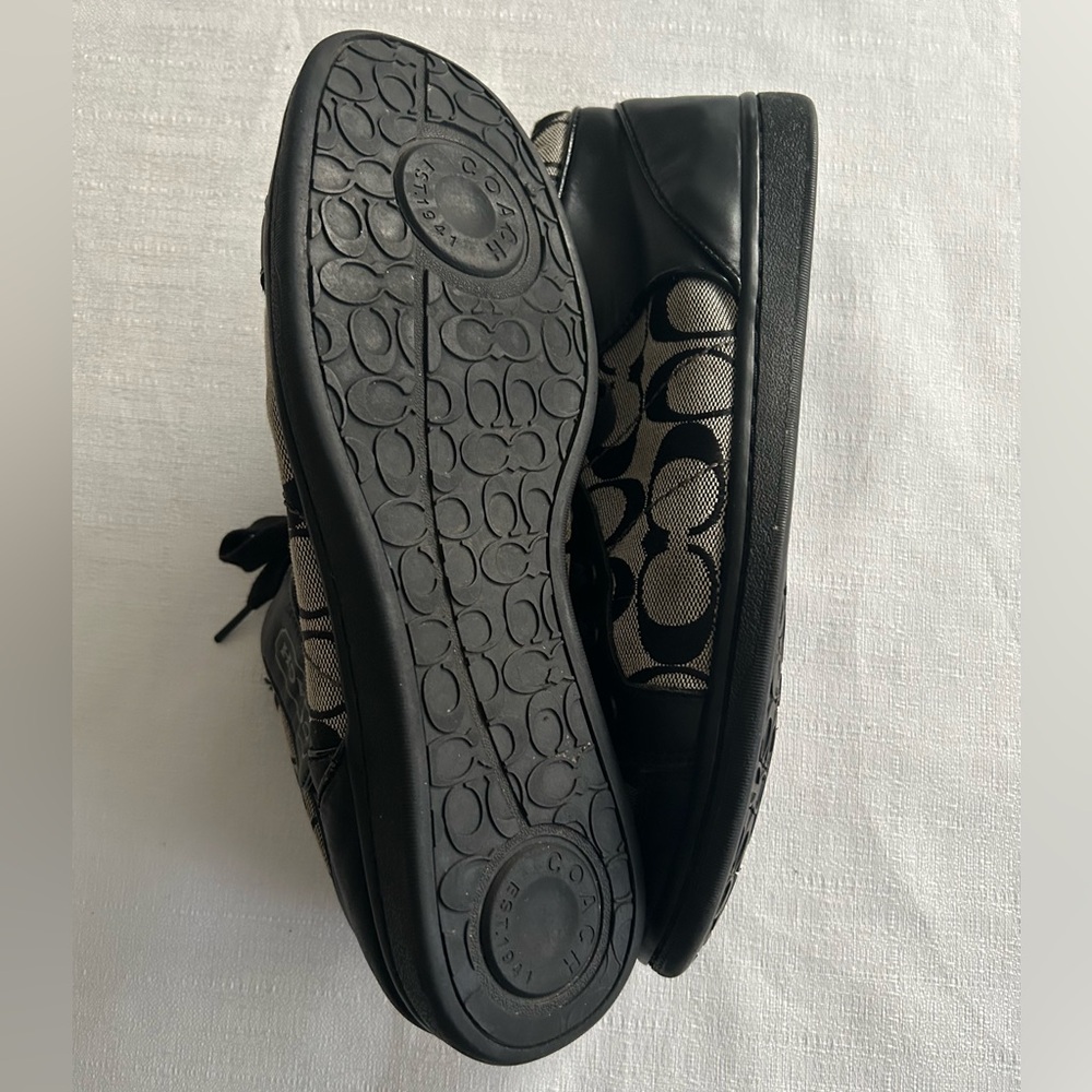 Vintage Coach Zoey Signature Sneakers - Picture 8 of 16